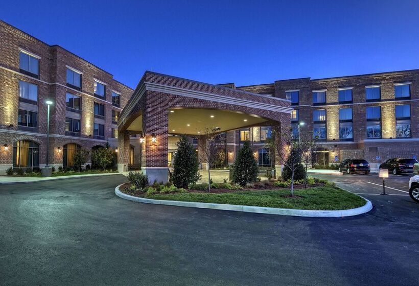Отель Hampton Inn & Suites Franklin Berry Farms