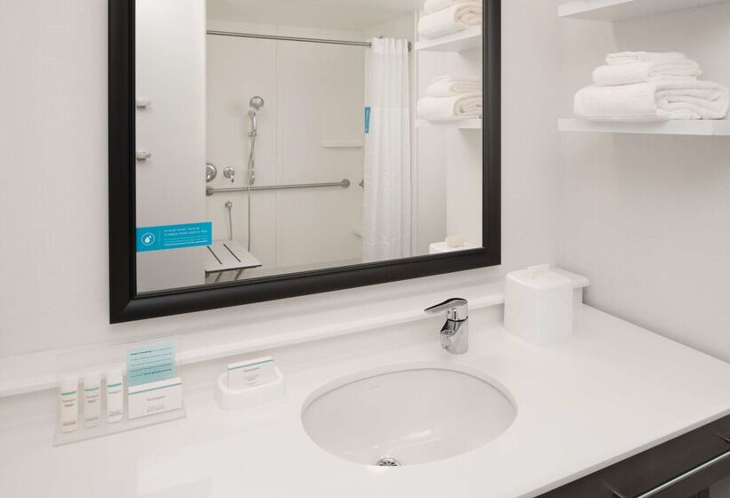 Отель Hampton Inn & Suites Portlandpearl District