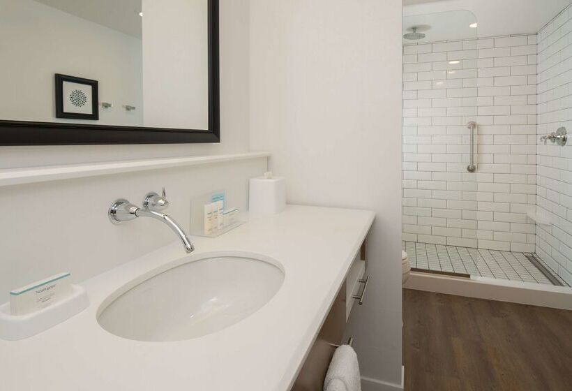 Отель Hampton Inn & Suites Portlandpearl District