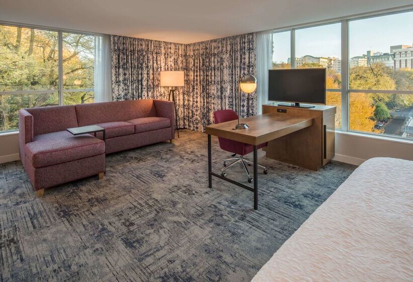 Отель Hampton Inn & Suites Portlandpearl District