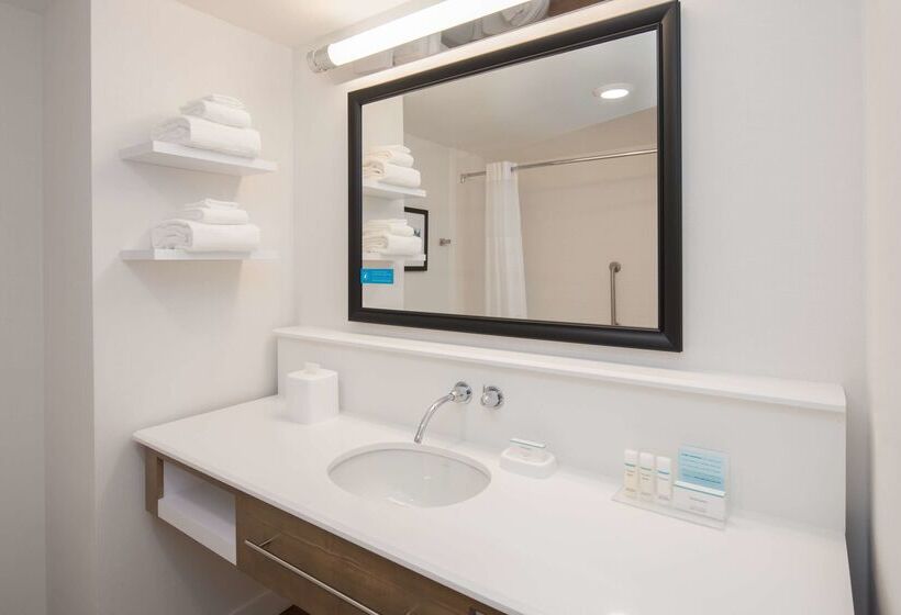 Отель Hampton Inn & Suites Portlandpearl District