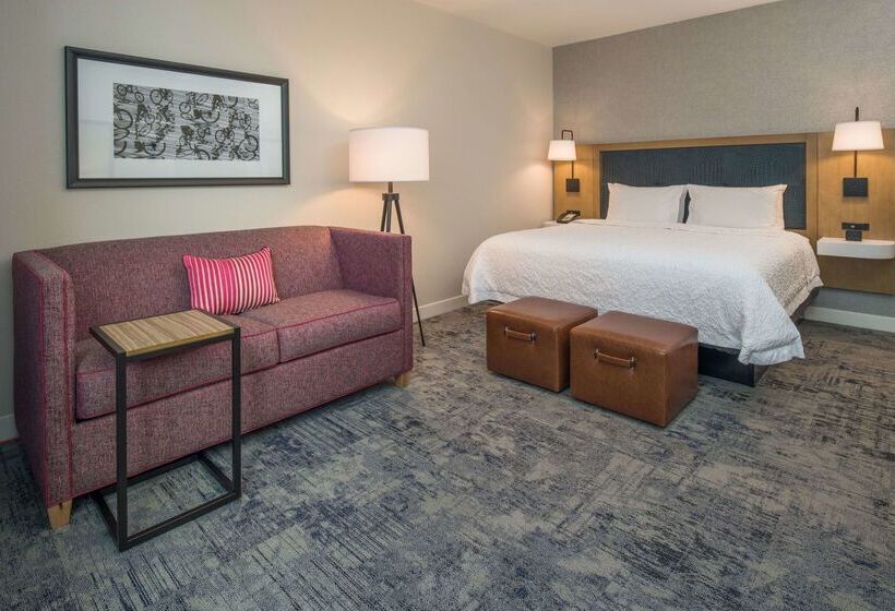 Отель Hampton Inn & Suites Portlandpearl District