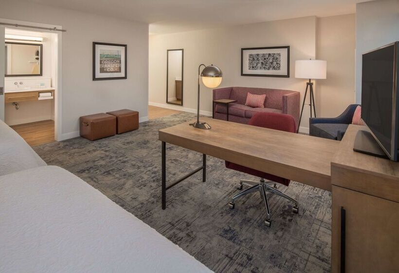 Отель Hampton Inn & Suites Portlandpearl District
