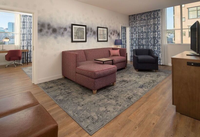 Отель Hampton Inn & Suites Portlandpearl District