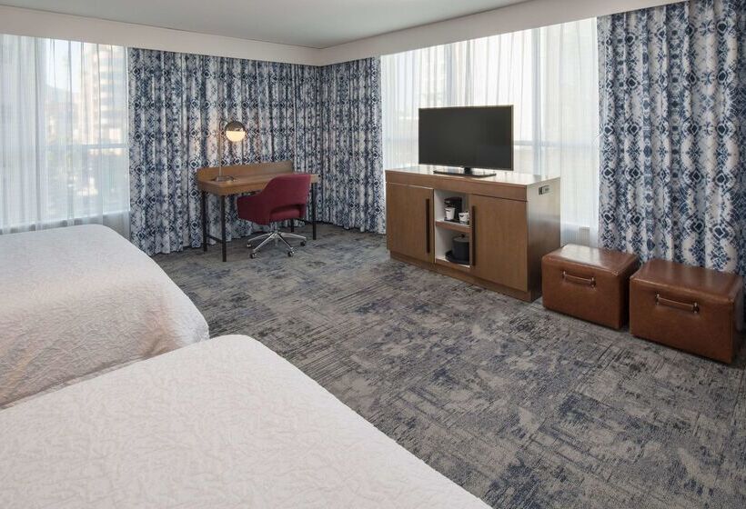 Отель Hampton Inn & Suites Portlandpearl District