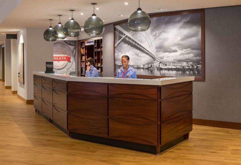 Отель Hampton Inn & Suites Portlandpearl District