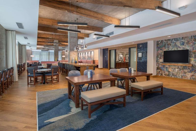 Отель Hampton Inn & Suites Portlandpearl District