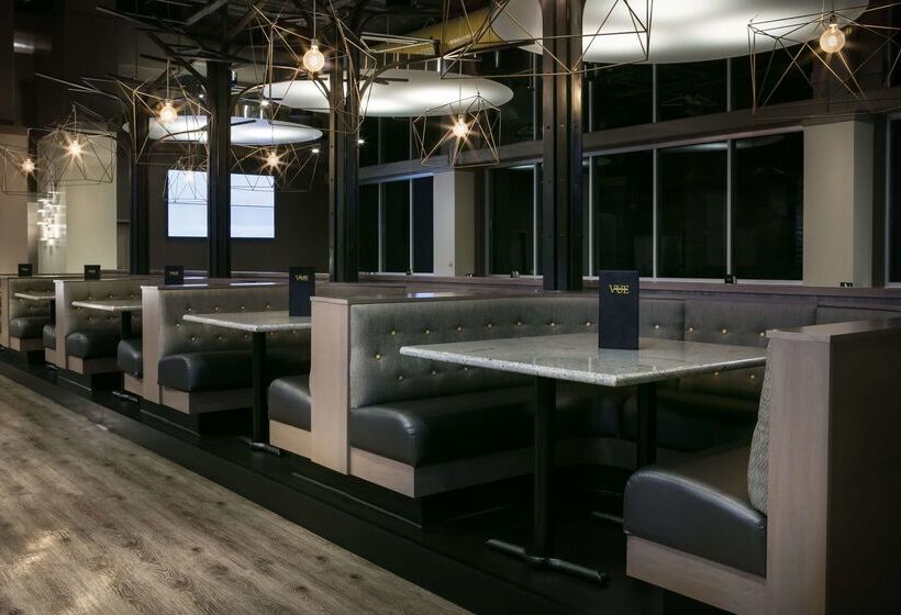 בית מלון כפרי Hilton Garden Inn Iowa City Downtown University