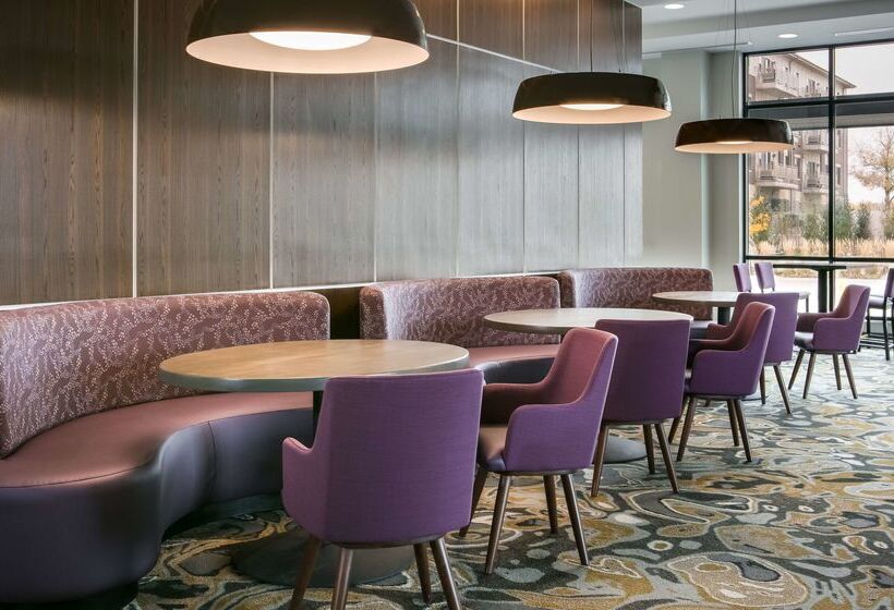 בית מלון כפרי Hilton Garden Inn Iowa City Downtown University