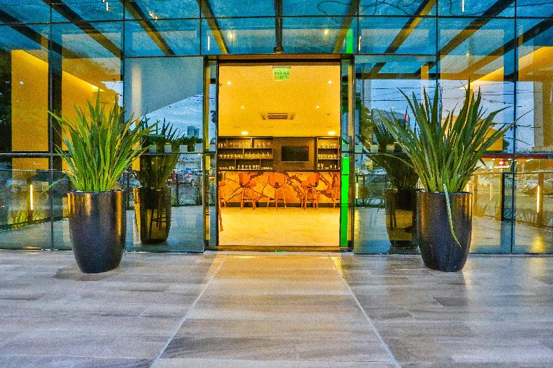 Отель Holiday Inn Goiania, An Ihg