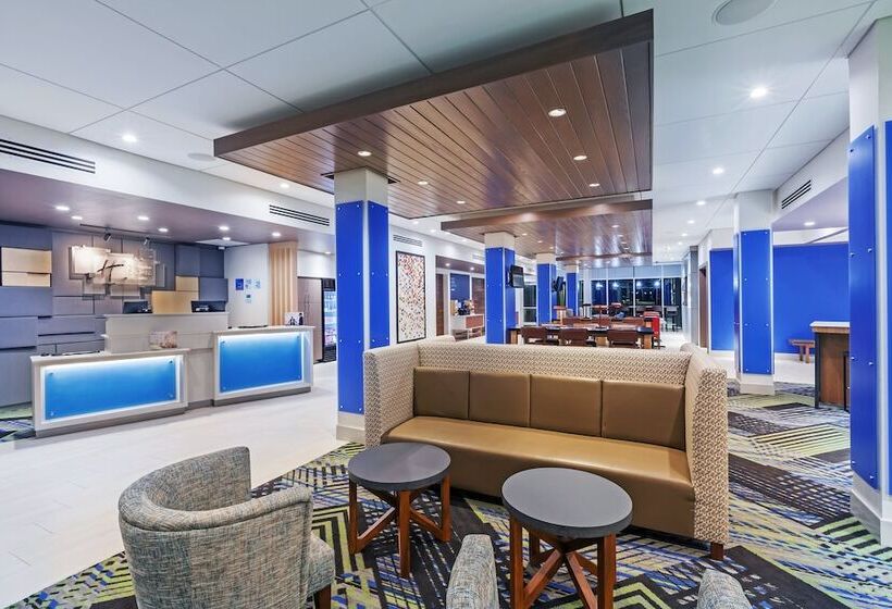 호텔 Holiday Inn Express And Suites Chanute, An Ihg