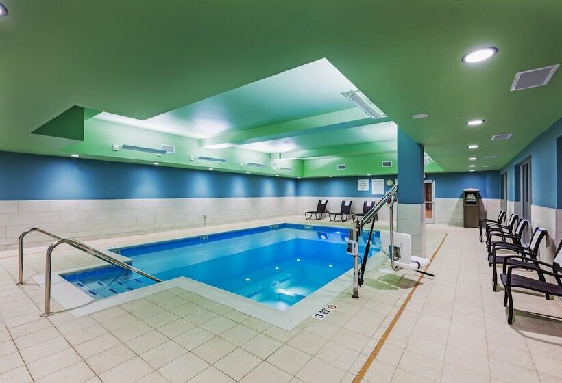 호텔 Holiday Inn Express And Suites Chanute, An Ihg