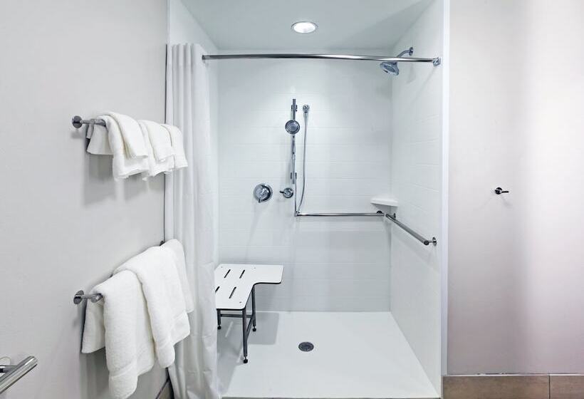 호텔 Holiday Inn Express And Suites Chanute, An Ihg