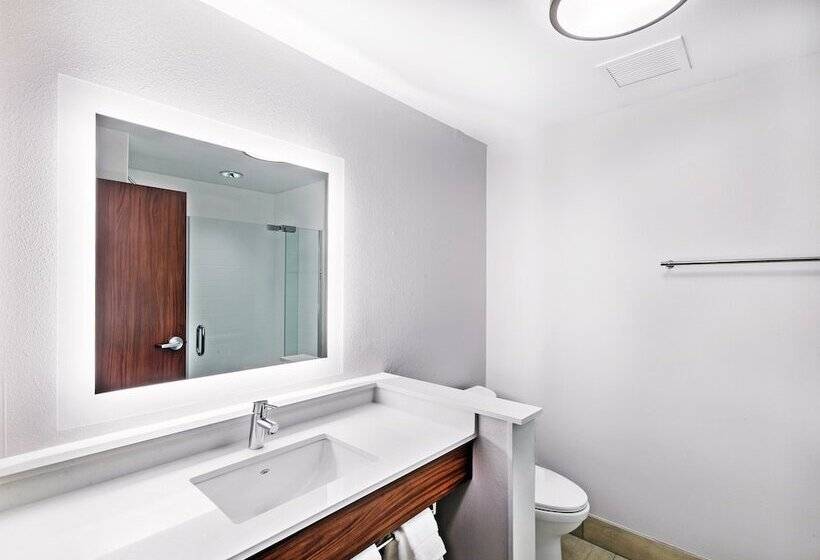 호텔 Holiday Inn Express And Suites Chanute, An Ihg