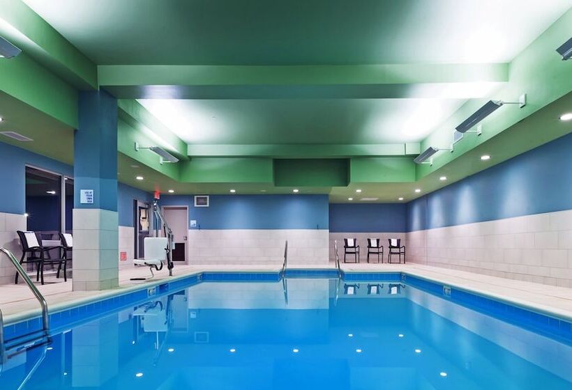 호텔 Holiday Inn Express And Suites Chanute, An Ihg