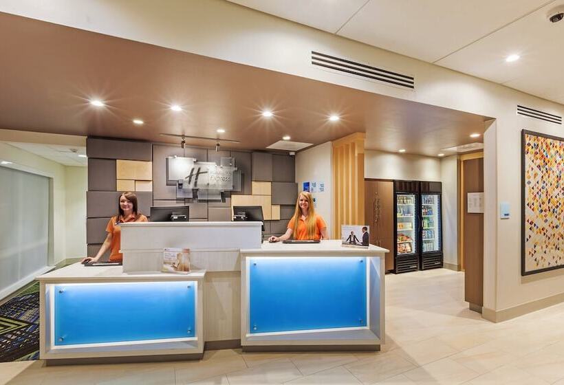 호텔 Holiday Inn Express And Suites Chanute, An Ihg