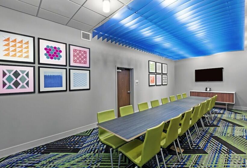 호텔 Holiday Inn Express And Suites Chanute, An Ihg