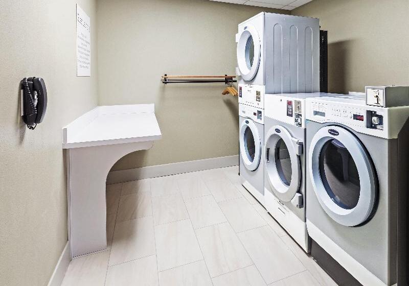 호텔 Holiday Inn Express And Suites Chanute, An Ihg