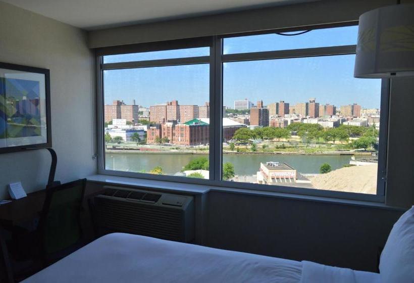 فندق Holiday Inn Express  Bronx Nyc  Yankee Stadium, An Ihg