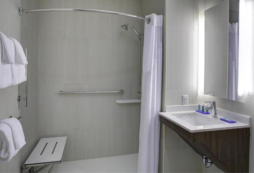 فندق Holiday Inn Express  Bronx Nyc  Yankee Stadium, An Ihg