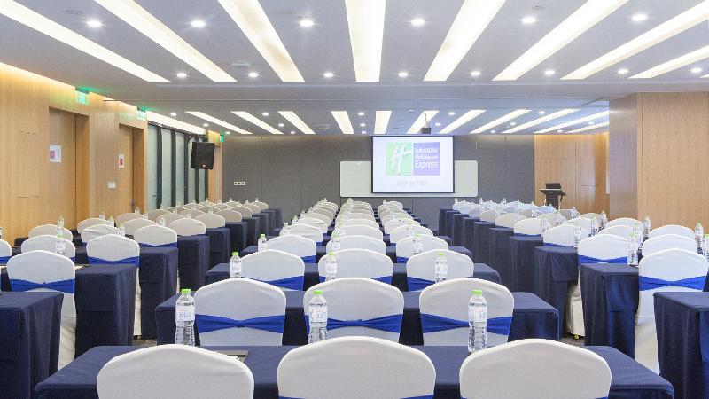 هتل Holiday Inn Express Chengdu Airport Zone, An Ihg