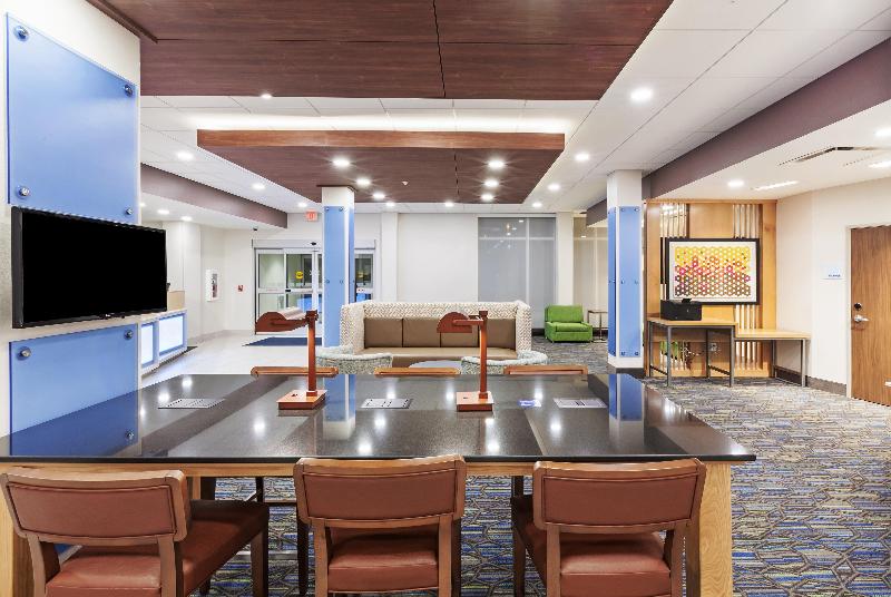 فندق Holiday Inn Express & Suites   Lenexa   Overland Park Area, An Ihg