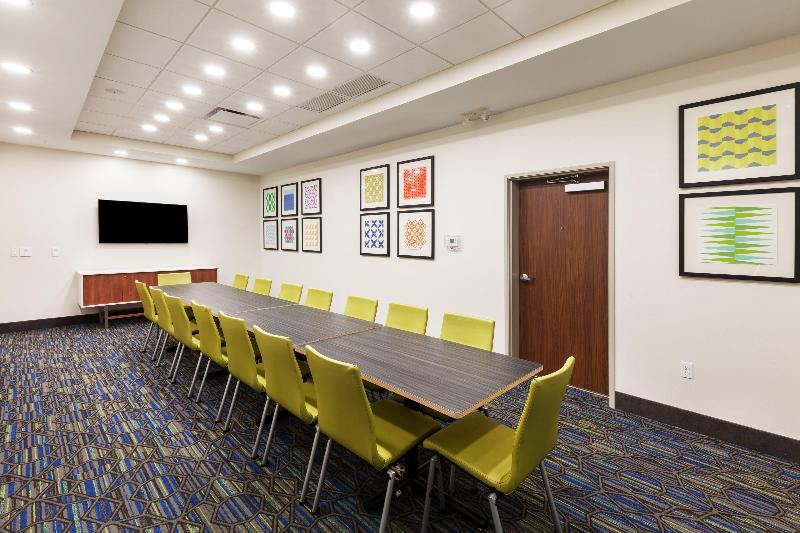 فندق Holiday Inn Express & Suites   Lenexa   Overland Park Area, An Ihg
