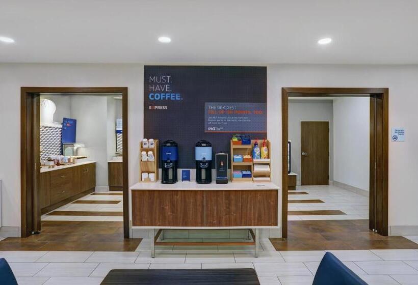 فندق Holiday Inn Express & Suites   Lenexa   Overland Park Area, An Ihg