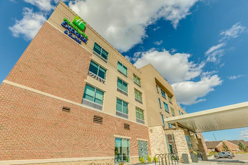 هتل Holiday Inn Express & Suites Okemos   University Area, An Ihg