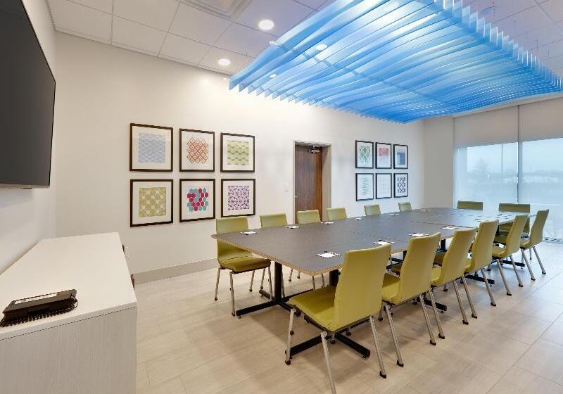 酒店 Holiday Inn Express & Suites Plano East   Richardson, An Ihg