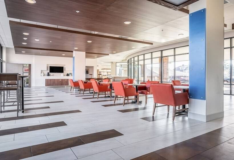 فندق Holiday Inn Express & Suites Platteville, An Ihg