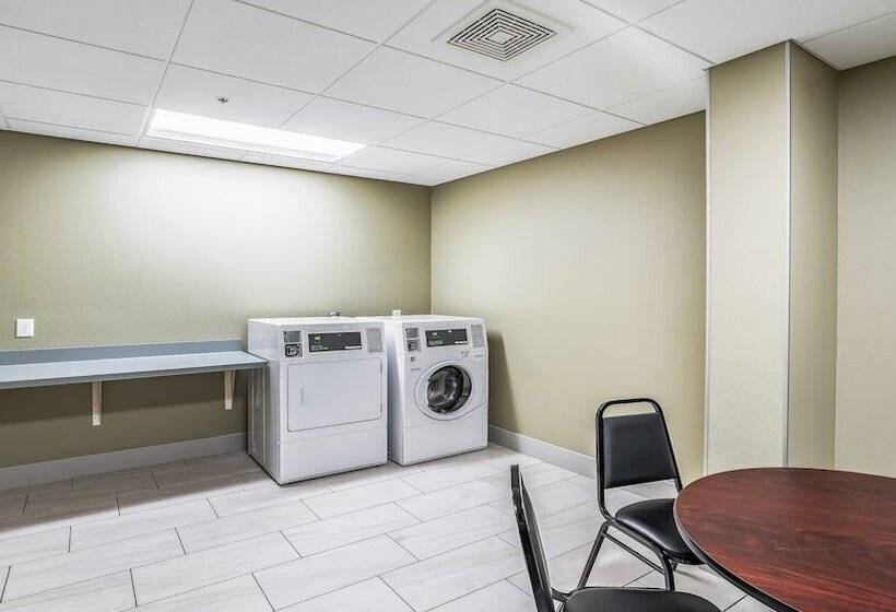 فندق Holiday Inn Express & Suites Platteville, An Ihg