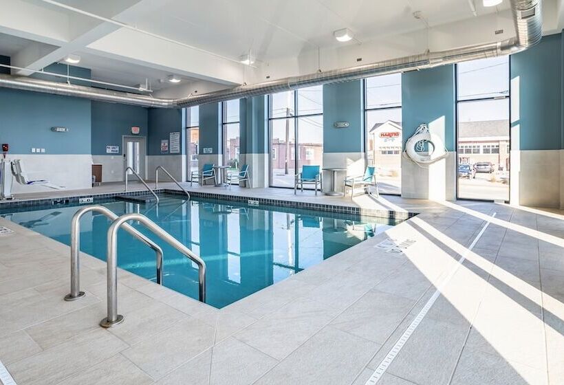 فندق Holiday Inn Express & Suites Platteville, An Ihg