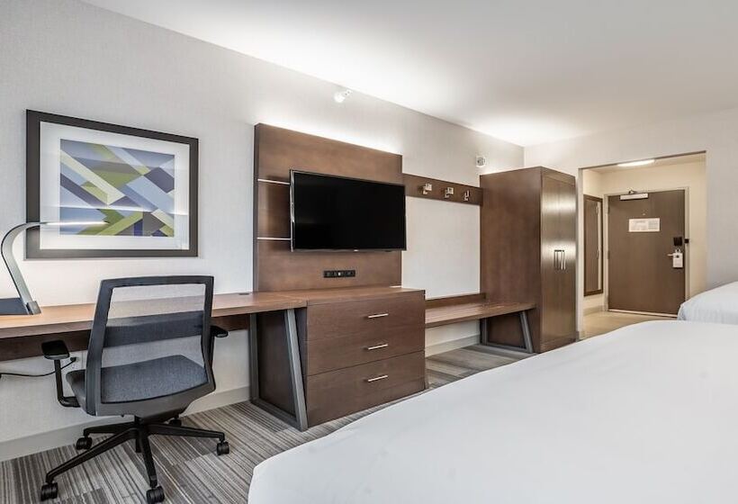 فندق Holiday Inn Express & Suites Platteville, An Ihg