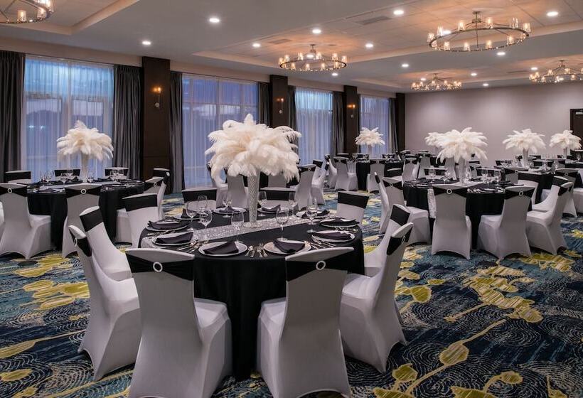 בית מלון כפרי Holiday Inn & Suites   Farmington Hills   Detroit Nw, An Ihg