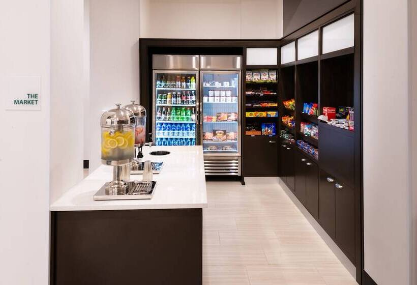 Отель Holiday Inn & Suites   Farmington Hills   Detroit Nw, An Ihg