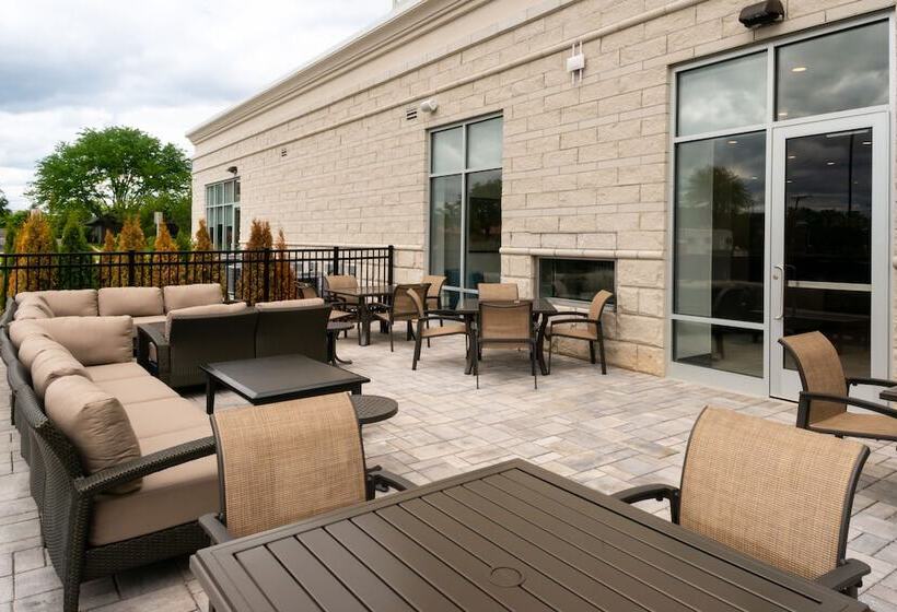 Отель Holiday Inn & Suites   Farmington Hills   Detroit Nw, An Ihg