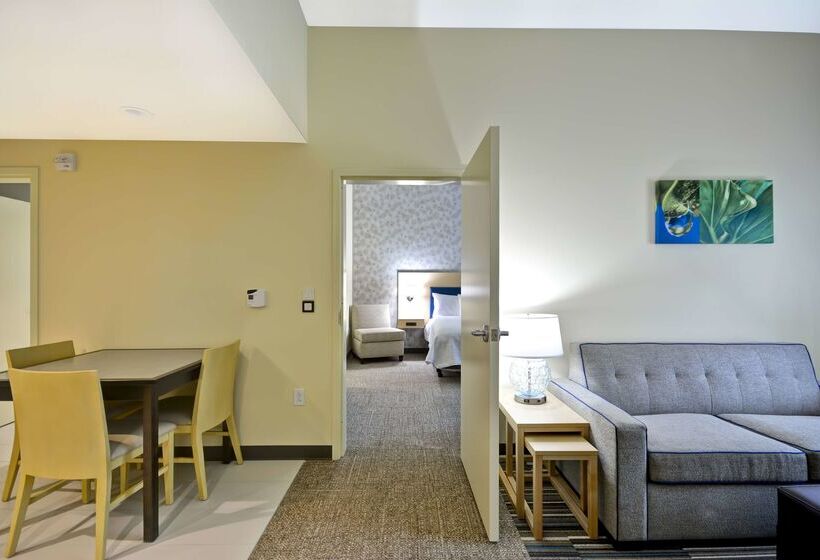 هتل Home2 Suites By Hilton Maumee Toledo