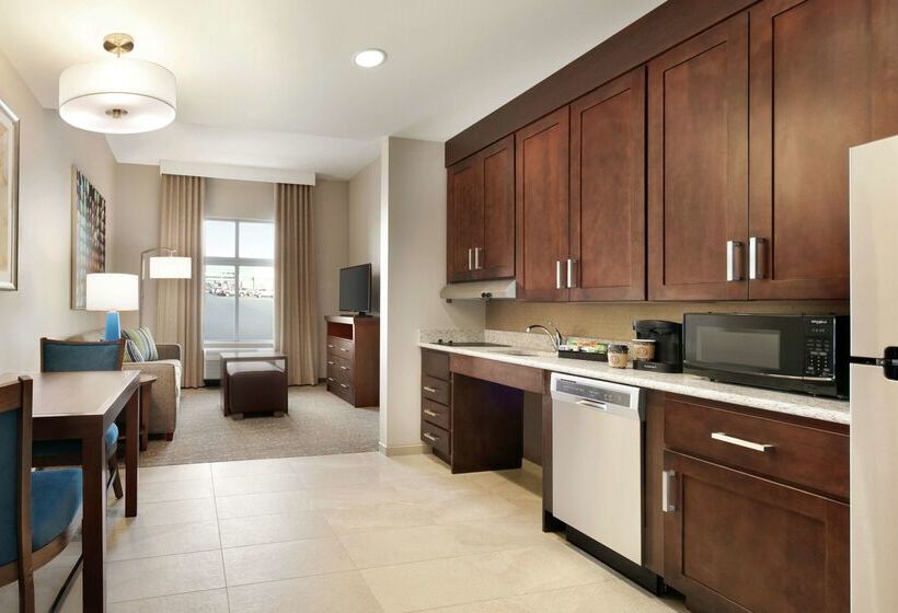 هتل Homewood Suites By Hilton Hartford Manchester