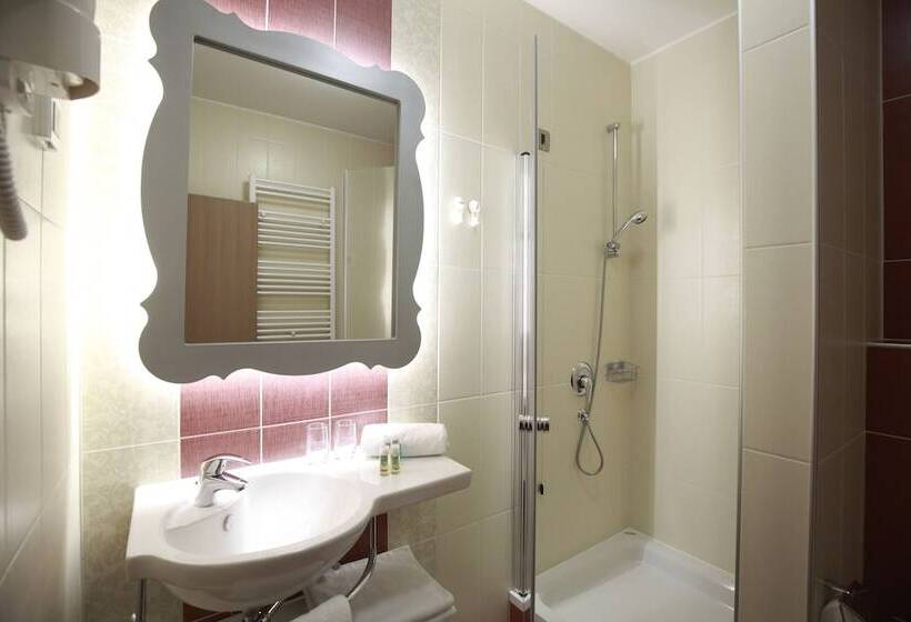 בית מלון כפרי Raca