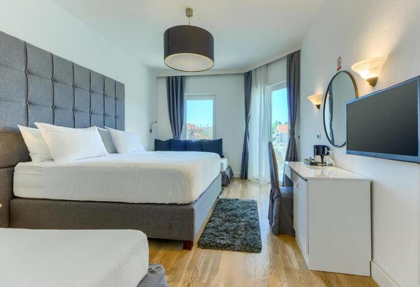 فندق Riva Kaštela With Swimming Pool