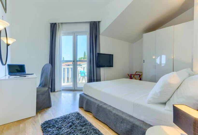 فندق Riva Kaštela With Swimming Pool