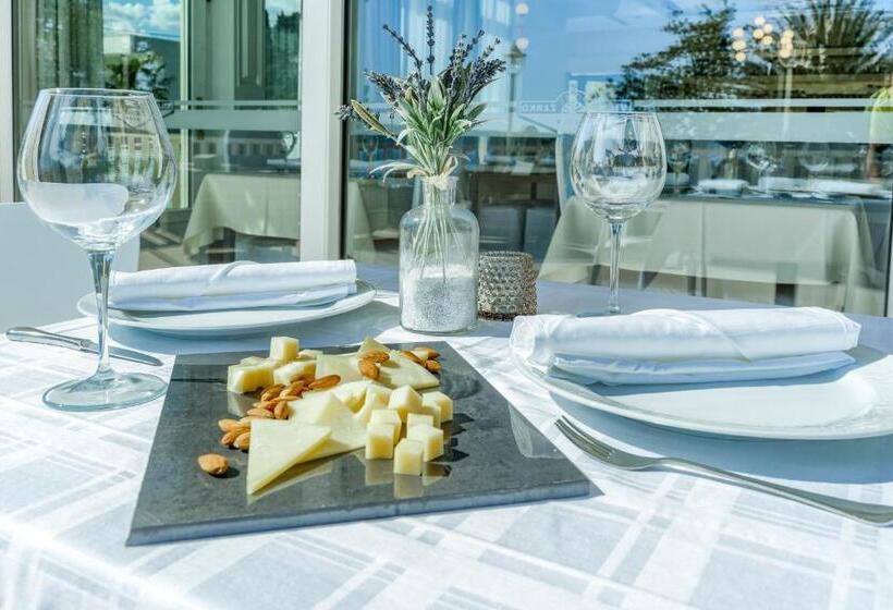 فندق Riva Kaštela With Swimming Pool