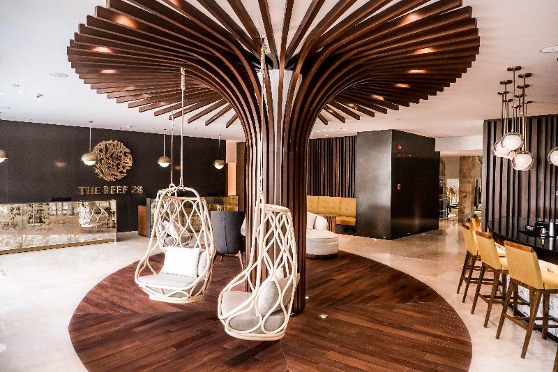 호텔 The Reef 28