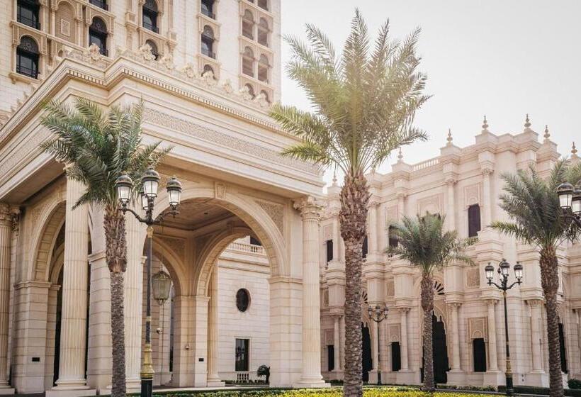 هتل The Ritz Carlton Jeddah