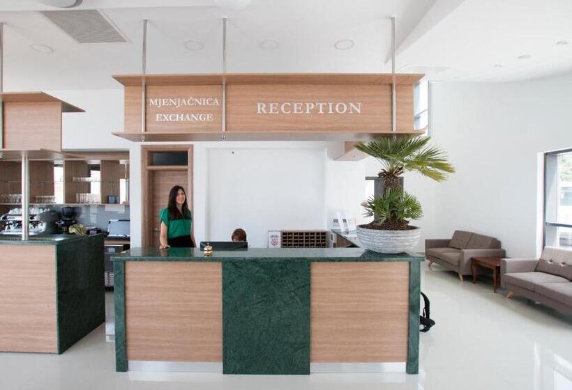 فندق Villa Paradiso 2