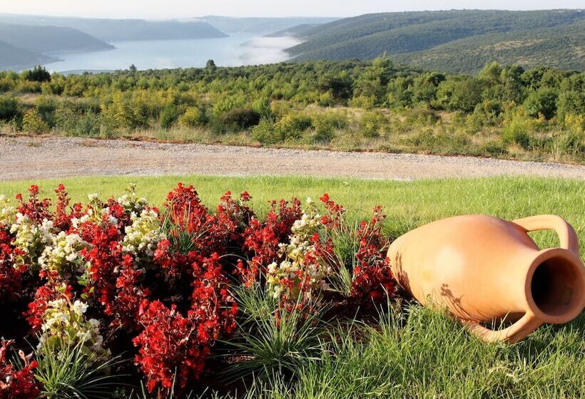 Villa Stefanija Small Boutique Hotel&restaurant