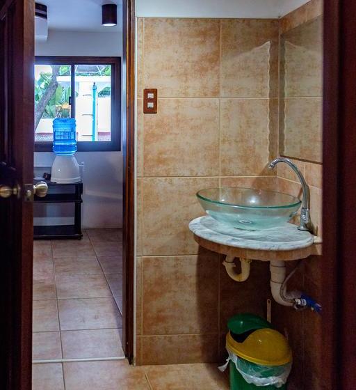 هاستل Ayo Homtel