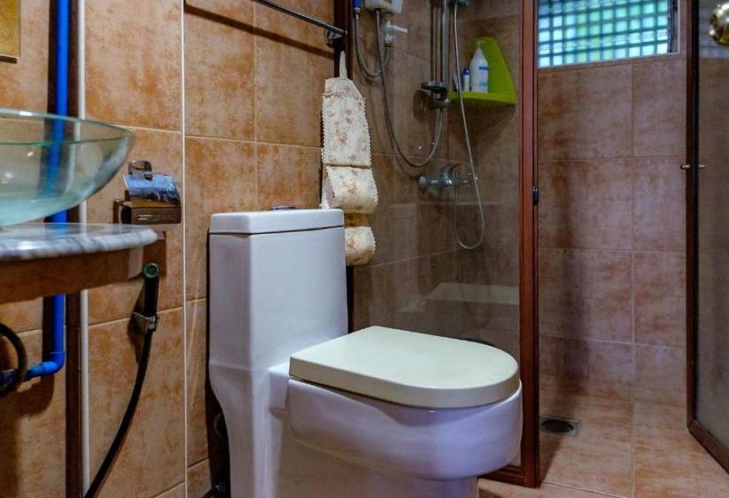 هاستل Ayo Homtel