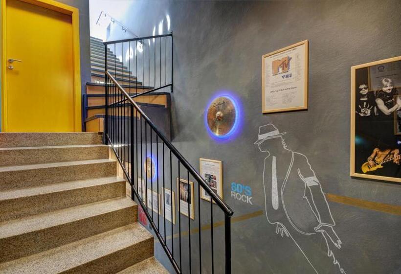 ユースホステル Rock Rooms Pula